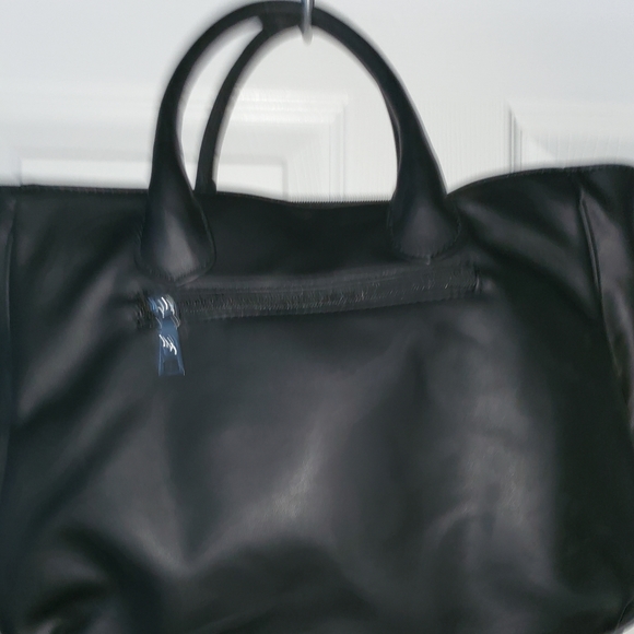Black Handbag - Picture 2 of 3